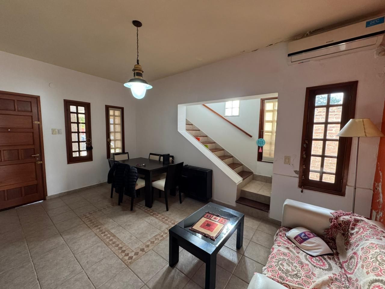 Casa en Calle Int. Da Silva